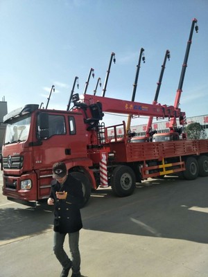 隨州陜汽德龍前四后八隨車吊 包上戶、可按揭的工程運輸利器